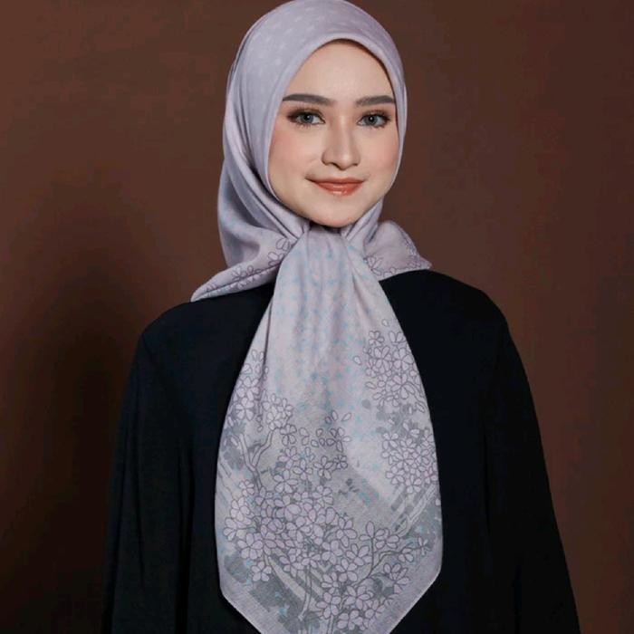 DISKON KAILA BUNGA SAKURA HIJAB SEGI EMPAT MOTIF ELZATTA READY STOCK