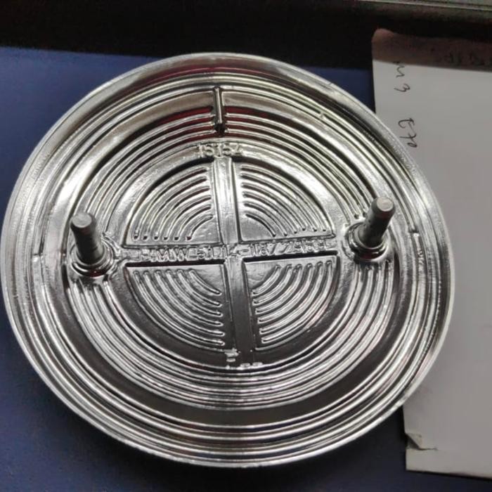 EMBLEM BAGASI ORIGINAL BMW E30 E28 ORIGINAL