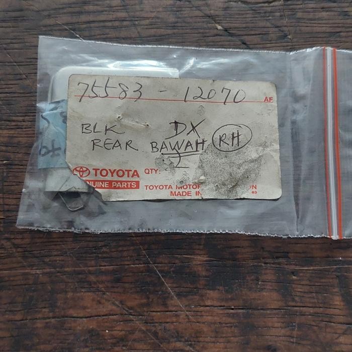 Lis Moulding Kaca Belakang Pojok Bawah Kanan Corolla DX KE70 Original
