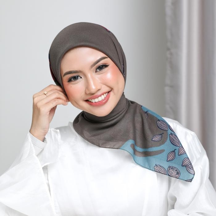 mcgz- Zm Zaskia Mecca - Adonara Scarf Kerudung Segi Empat