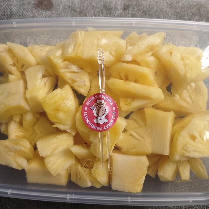 Buah potong Segar