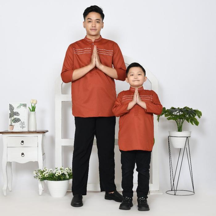 Adhipa Koko Kurta Couple Rumi warna Terracotta