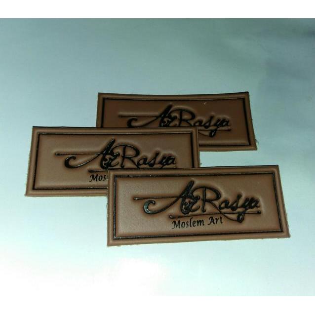 TERLARIS Label kulit imitasi emboss + sablon custom logo & teks READY