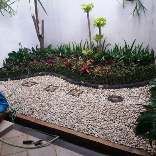 Batu koral hiasan taman//batu koral putih