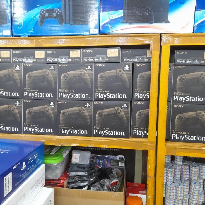 PS5 Dualsense 30th anniversary