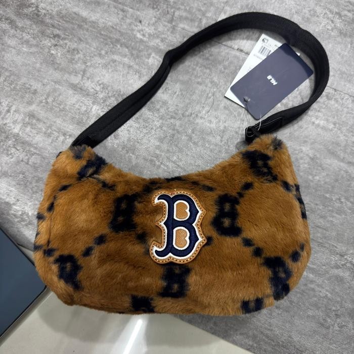 STOK TERBATAS  MLB DIA MONOGRAM FUR HOBO SHOULDER BAG AUTHENTIC / TAS BAHU MLB ORIGINAL
