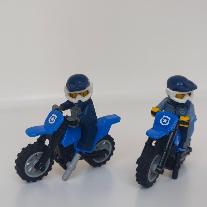 Lego minifigure Policeman / Police officer with trail motorbike motor