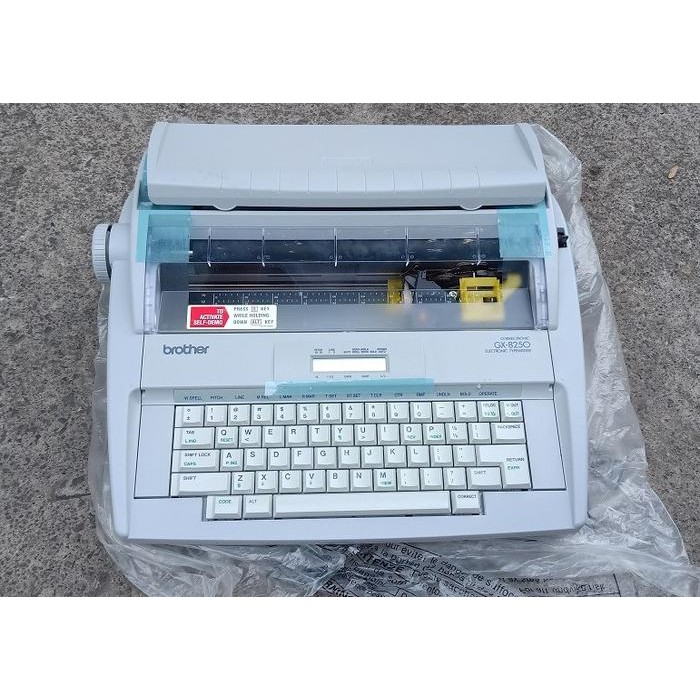 

MESIN TIK ELEKTRIK/DIGITAL. BROTHER GX-8250