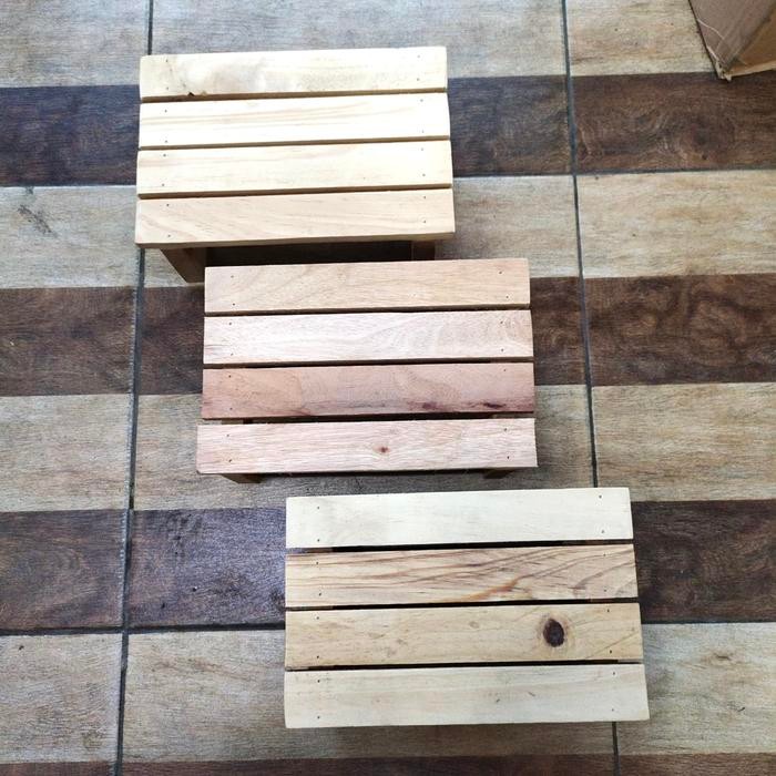 New Bangku Jongkok Kayu/ Bangku Pendek/ Kursi Kecil/ Bangku Kayu Pendek.