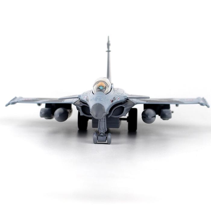 Miniatur Pesawat tempur Diecast skala 1:100