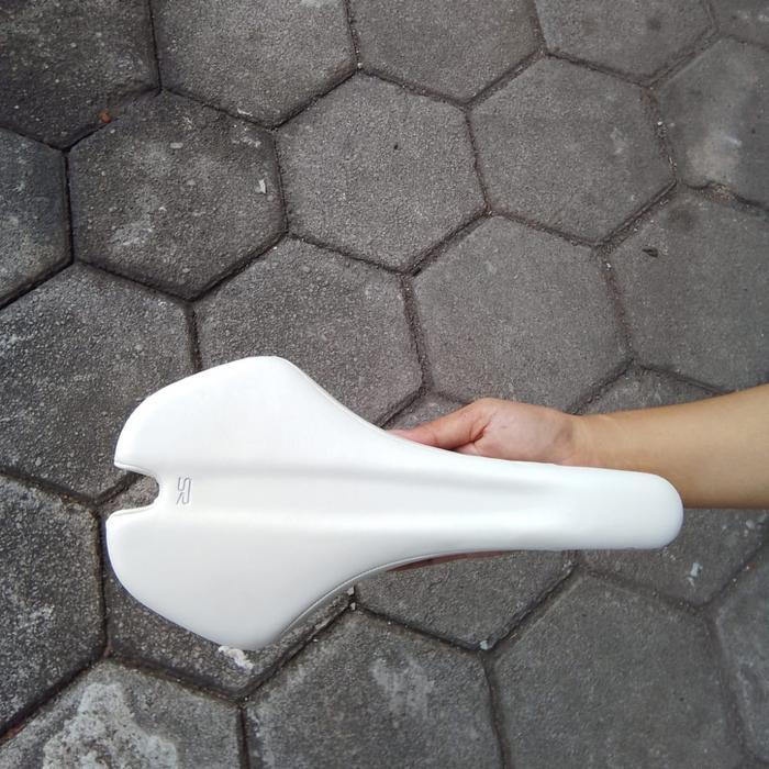 Saddle Sepeda Putih Kulit Selle Royal Seta White Mtb Roadbike Seli Rb Terbaru 