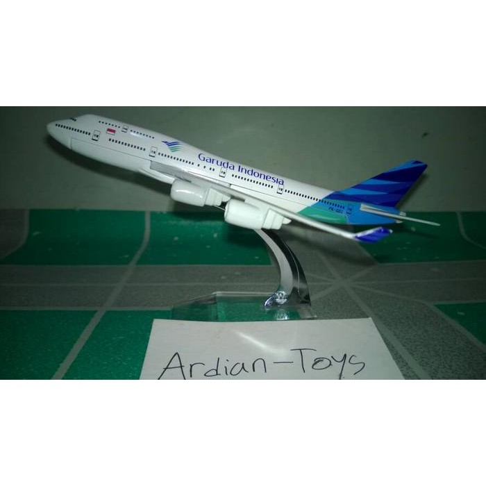 Miniatur Pesawat Garuda Indonesia B747-400 Terbatas