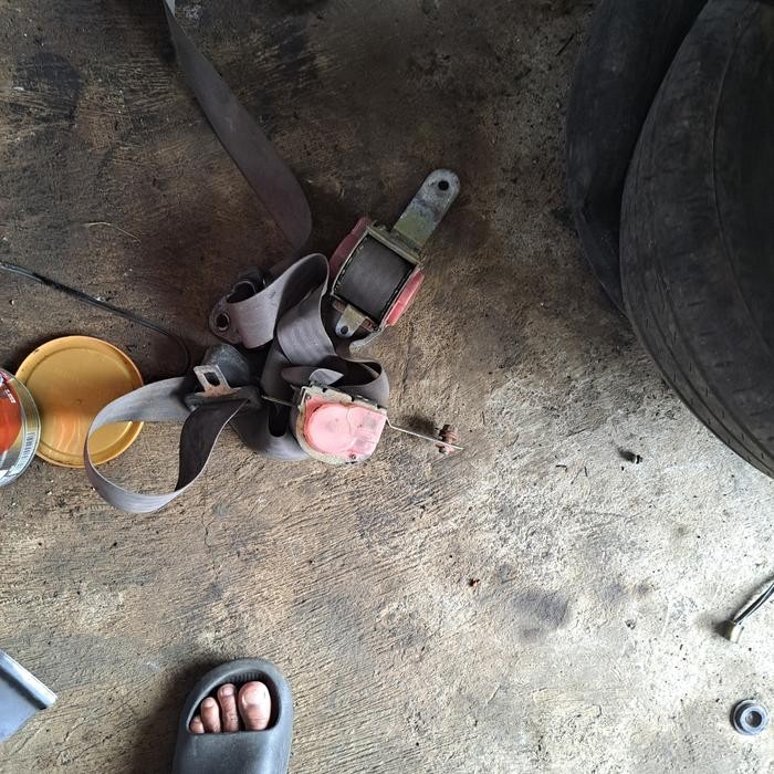 sabuk pengaman suzuki forsa glx atau gl