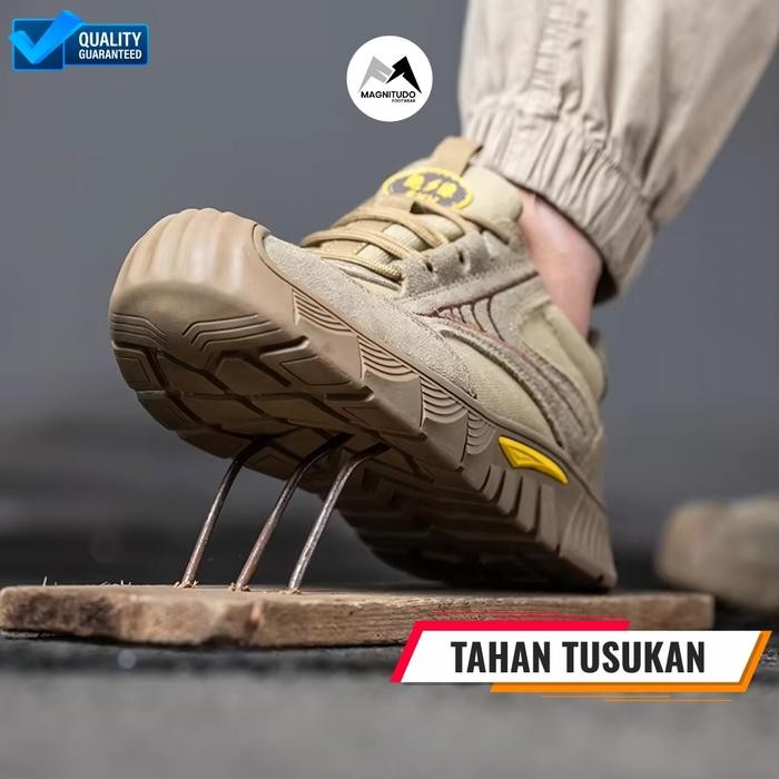 Sepatu Safety Jogger Sport Pria Ujung Besi Import Oliver Cream Anti Setrum Listrik Casual Shoes