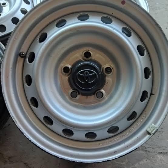 Dop Velg kaleng Tutup Roda toyota Hilux single cabin 4x2 ring 15