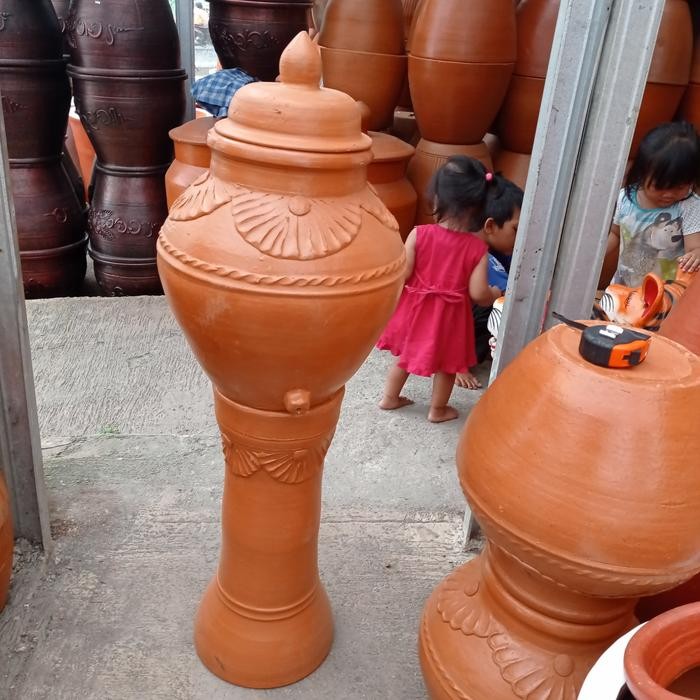 POT TANAH LIAT AIR MANCUR BERDIRI TEGAK VERTIKAL KODE 792