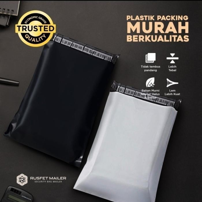 

PLASTIK POLIMAILER POLYMAILER AMPLOP PACKING ONLINE HITAM 28X40 KODE 504