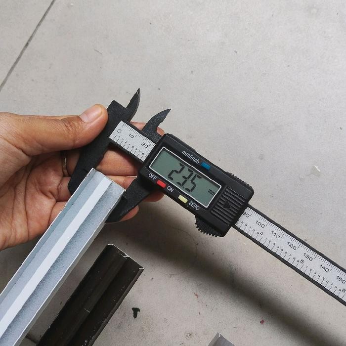 Rell Pintu Kolong Dapur Bawah Dan Pintu Kolong Bawah Tangga Rel Lemari Geser Sliding Almunium Hitam