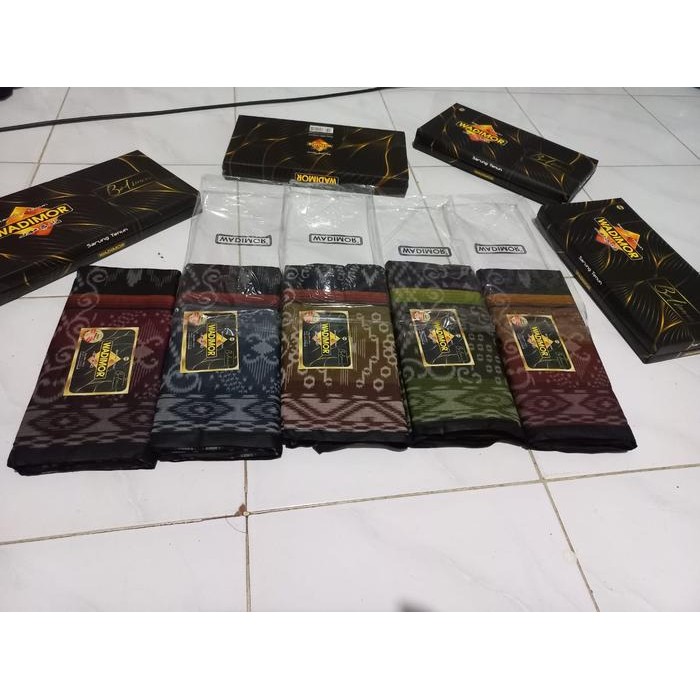 SARUNG WADIMOR MOTIF BALIMOON