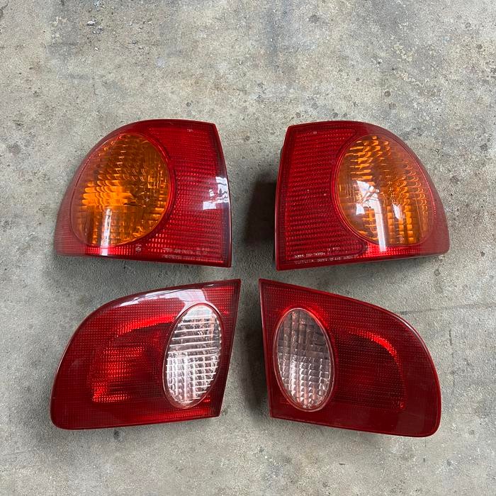 Stoplamp conquest ultima Toyota corolla AE112 ( all new corolla ) original koito