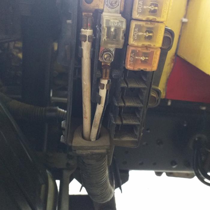 NEW Tutup box sekring Tutup Fuse Box Canter