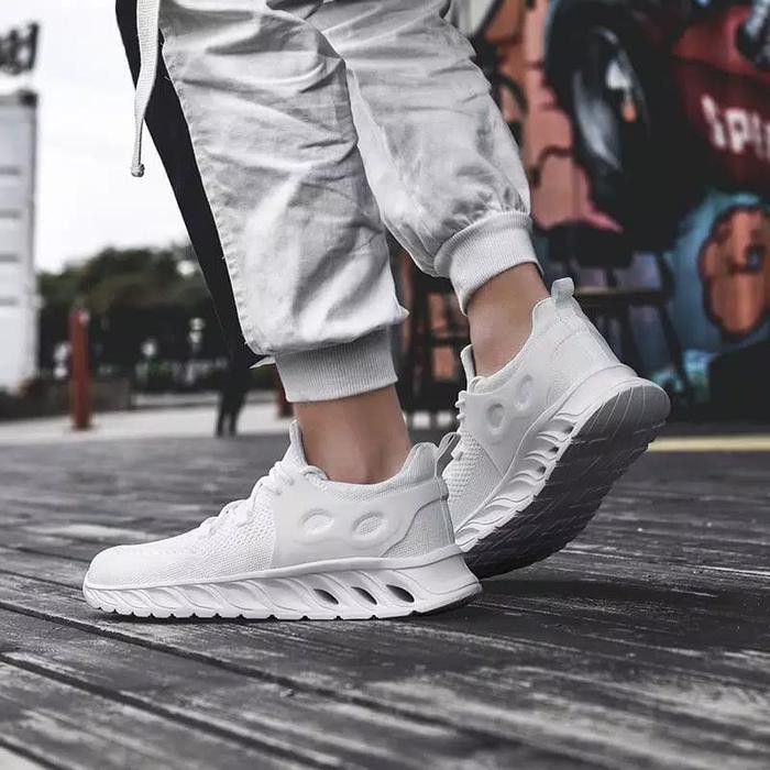 Sepatu Sneakers Lari Ukuran 39-46