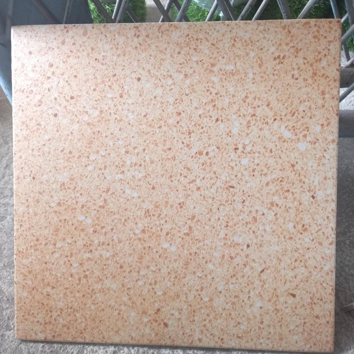 KERAMIK 40X40 TERASO CREAM MATT