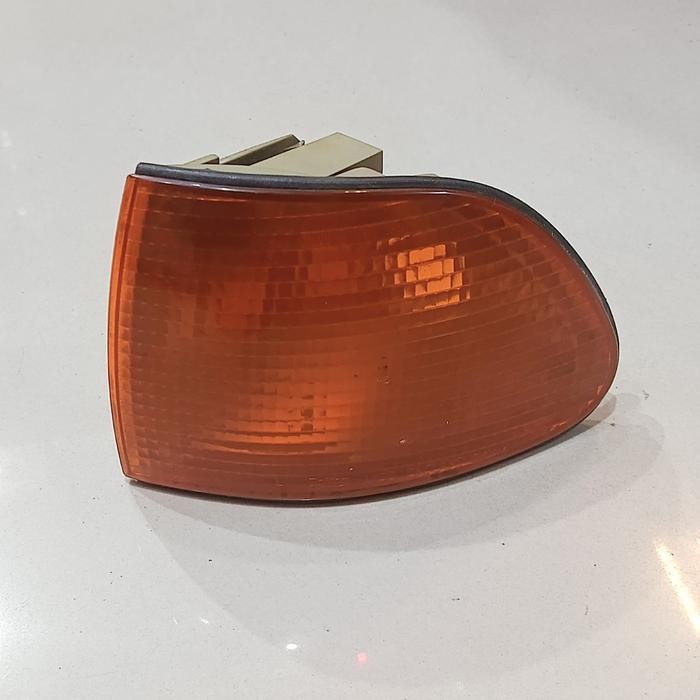 Lampu Sen Corner Lamp Kiri BMW 7 E38 63138352135