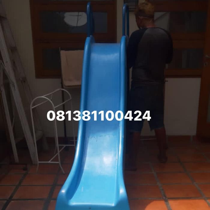 PEROSOTAN FIBER DENGAN TANGGA GALVANIS ANTI KARAT MAINAN ANAK PAUD