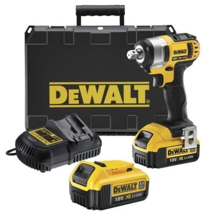 Dewalt Cordless DCF880M2 Impact Wrench 18 Volt Sock 1/2 Inch DCF 880