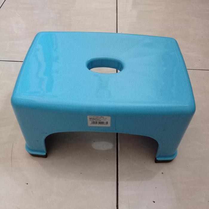 kursi pendek segi plastik / dingklik / kursi jongkokan