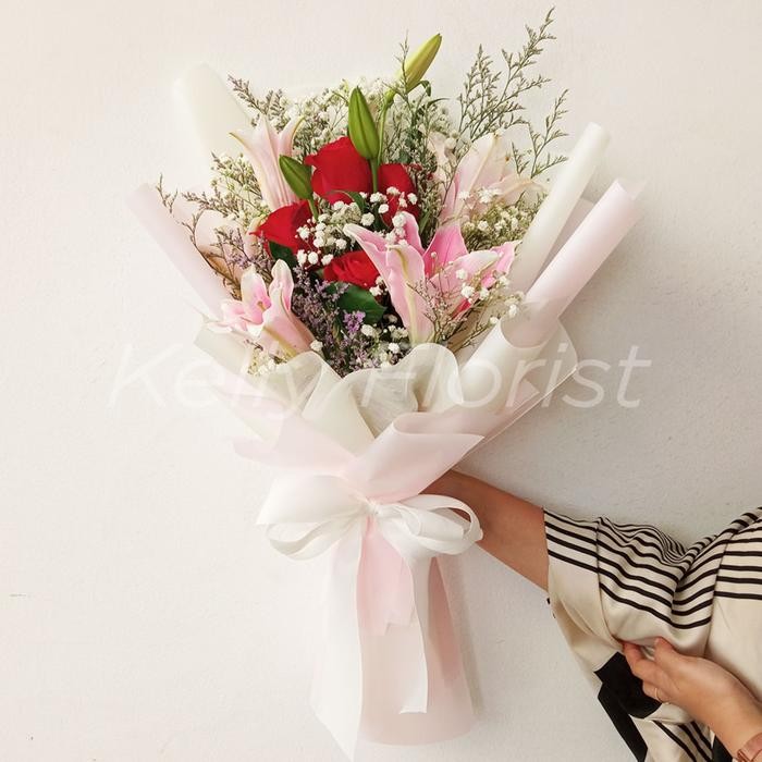 Handbouquet Lamaran / Buket Bunga Besar Mawar-Lily / Spring Candy Terlaris
