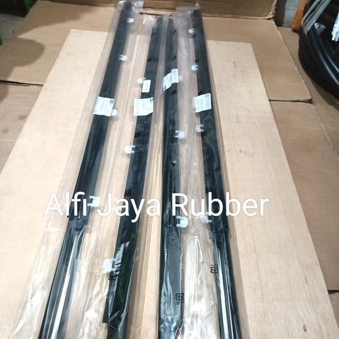 Pelipit Kaca Luar Mobil Honda Accord 2008 - 2012