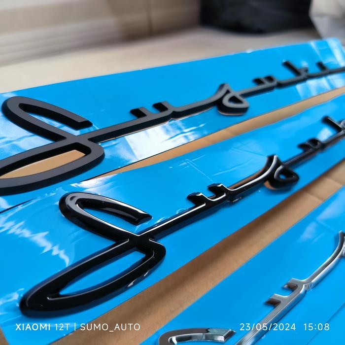 EMBLEM GRILL JIMNY JB74 TEMPEL EMBLEM LATIN SUZUKI