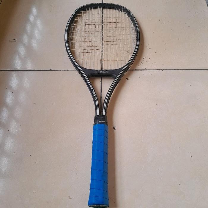 Raket tenis Yonex bekas