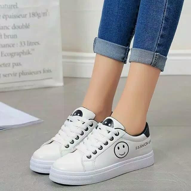 Sepatu Sneakers Kasual Pria Wanita Sepatu Kets Putih Smile Anak Unisex