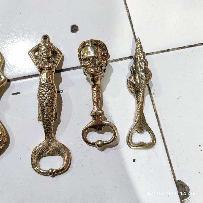 alat pembuka botol unik