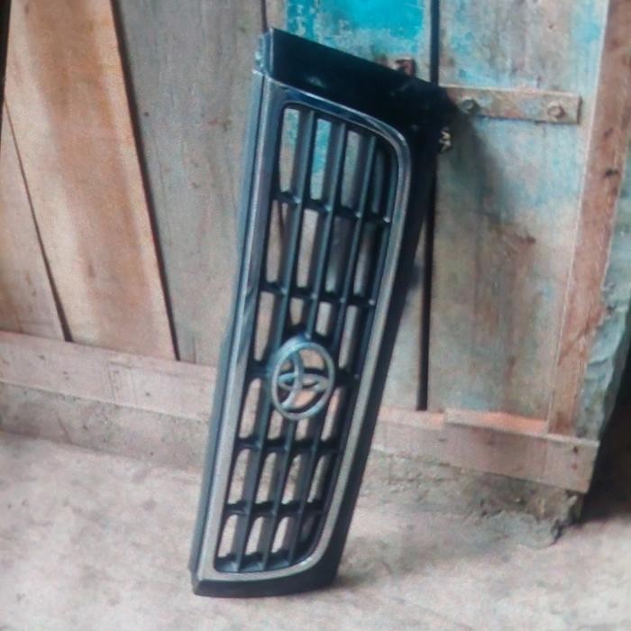 Grill Kijang Kapsul 2000-2002 Original