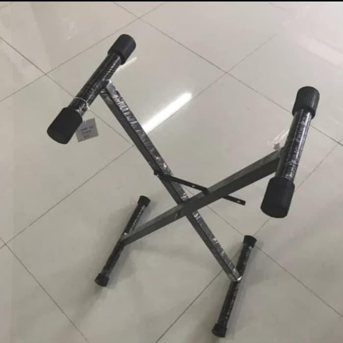 r352- Stand Keyboard /Roland/Techno/Casio