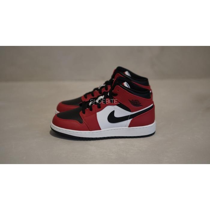 Nike Air Jordan 1 Mid Chicago Black Toe GS