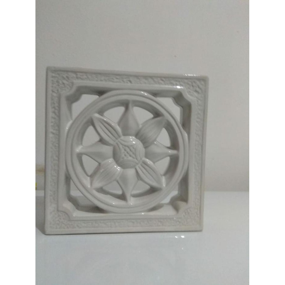 Terlaris LOSTER KERAMIK 20X20 putih SALE