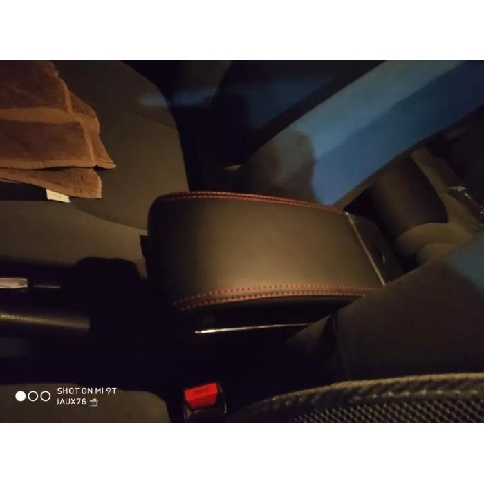 ARMREST MOBIL 7 USB PORT CHARGER + LED TOYOTA VIOS YARIS 2008 S/D 2022