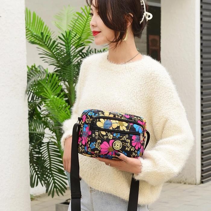 

Tas Selempang Wanita Sling Bag Wanita Waterproof Fashion Stylish -