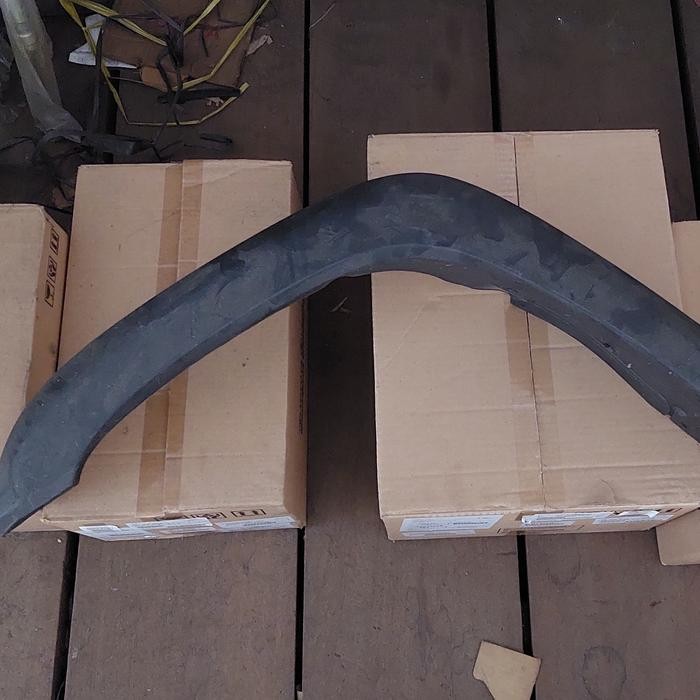 Over Fender Kijang Grand Depan Kiri Original