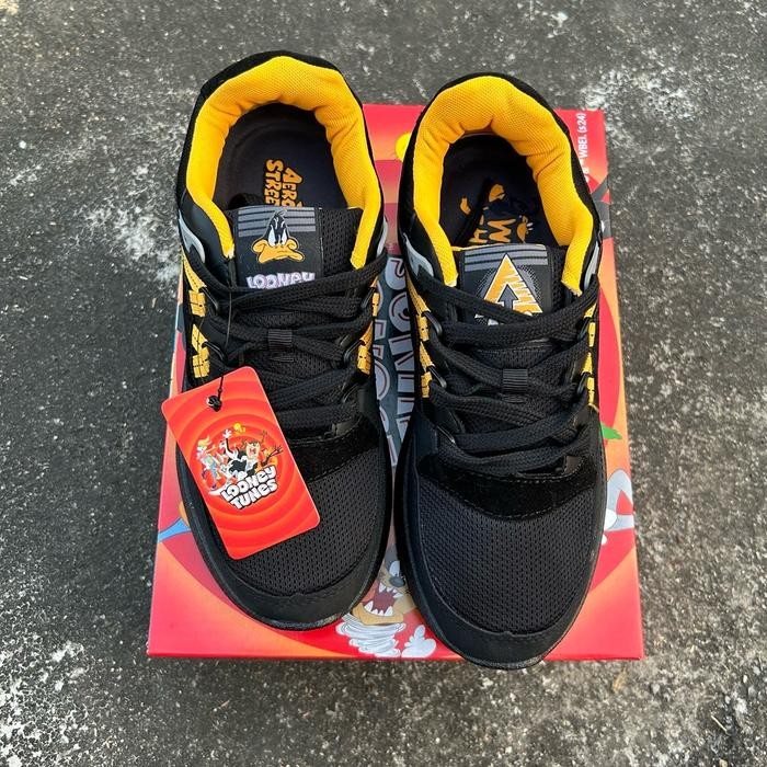 Sepatu Kolaborasi Aerostreet X Looneytunes Official