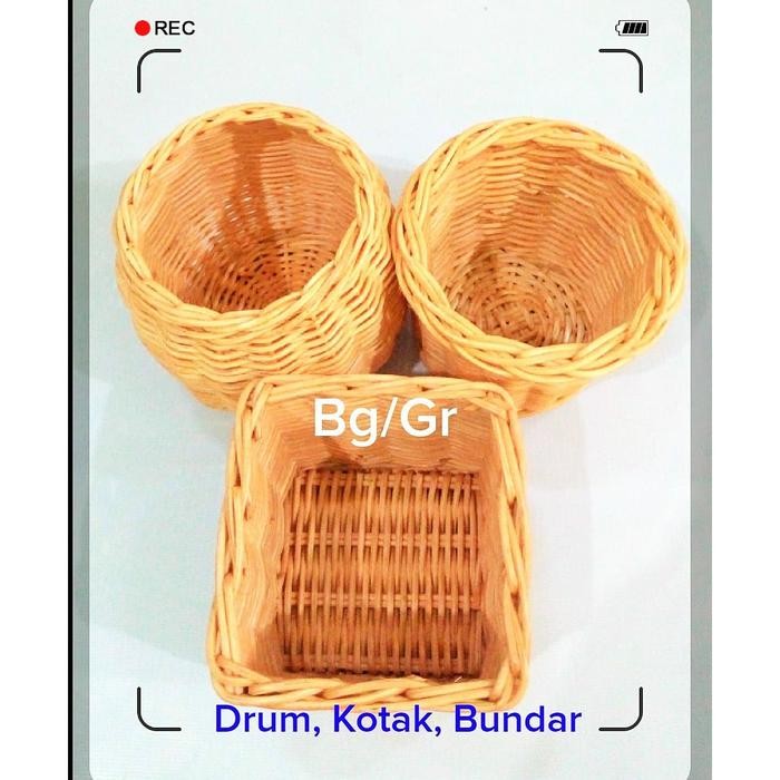 

PAKET MUMER TEMPAT PENSIL DARI ROTAN