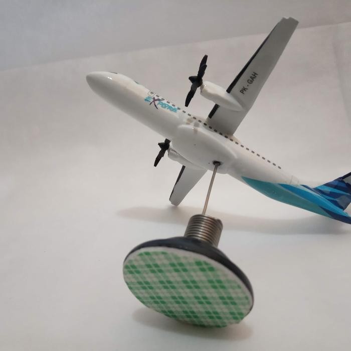 Miniatur Pesawat Atr Terbatas