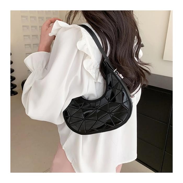 

Tas Totebag Kecil Baru 2023 Tas Bahu Fashion Wanita Tas Bulan Sabit Glossy