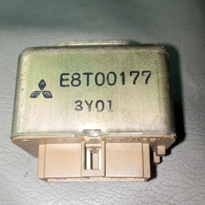 ECU RELAY E8T00177 FUEL CONTROL UNIT RELAY MITSUBISHI GALANT LELE V6