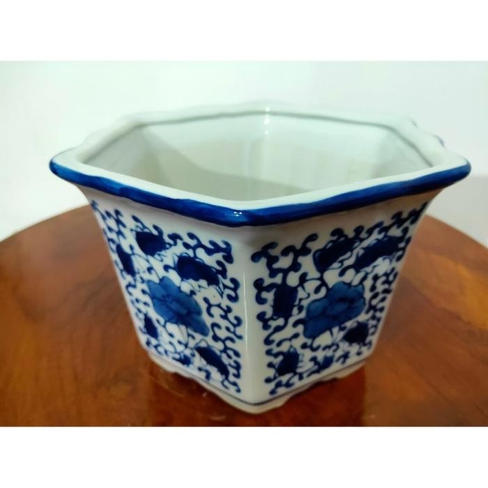 Keramik Pajangan Pot Bunga Segi Enam Biru Putih Besar